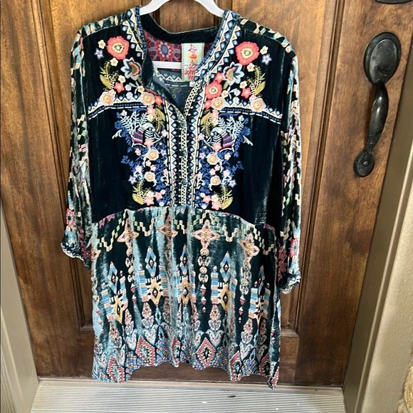 Johnny Was | Dresses | Johnny Was Multicolor Velvet Embroidered  Dresstunicblouse Amazing Embroidery